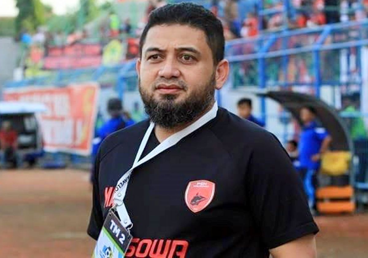 CEO PSM, Munafri Arifuddin, saat mendampingi tim bertanding di Stadion Kanjuruhan, Malang, dalam ajang Liga 1 2019.
