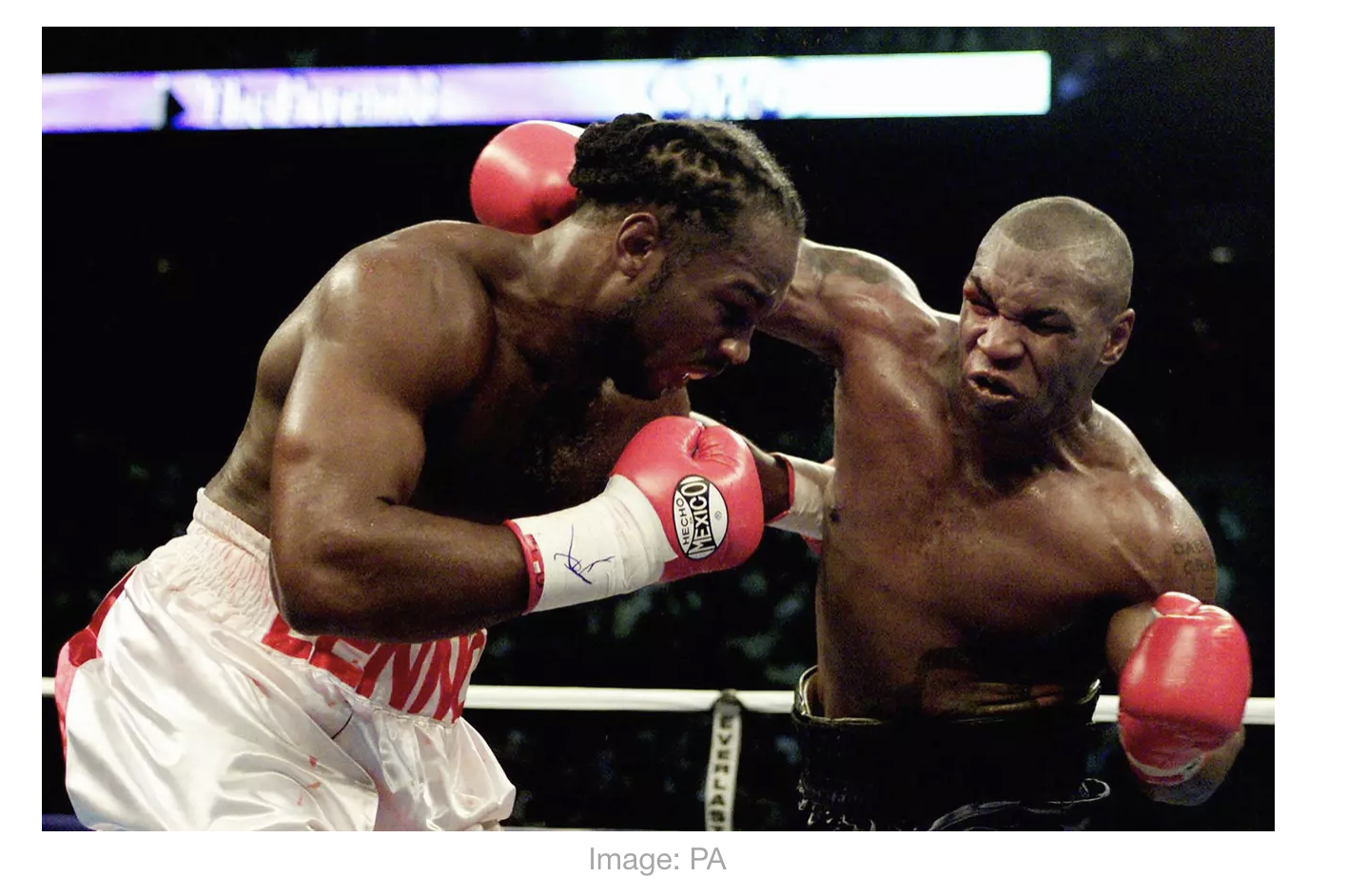 Mike Tyson vs Lennox Lewis, 8 Juni 2002. 