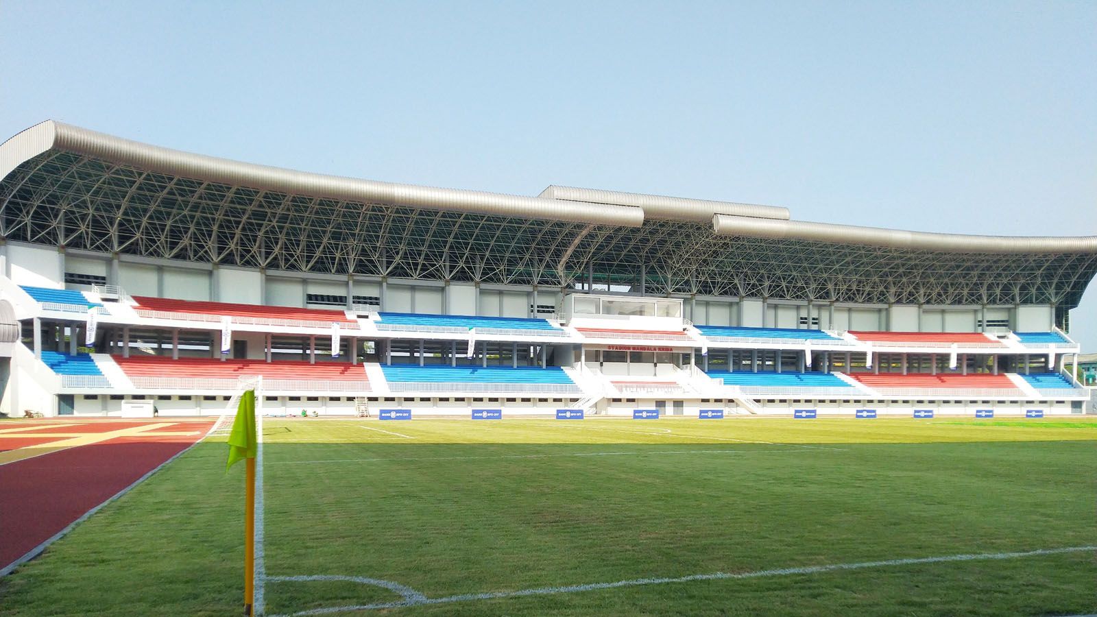 Stadion Mandala Krida Yogyakarta saat difoto pada Mei 2019, setelah mengalami renovasi. 