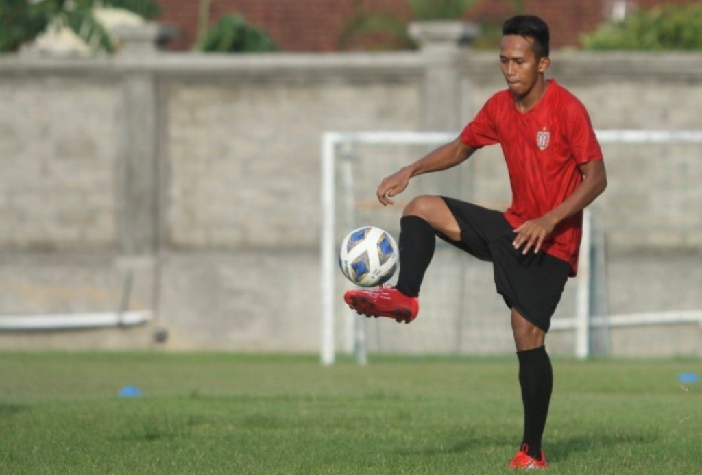 Winger Bali United, Muhammad Rahmat, berlatih dengan serius menjelang tampil dalam babak kualifikasi Liga Champions Asia 2020 pada Januaro 2020.
