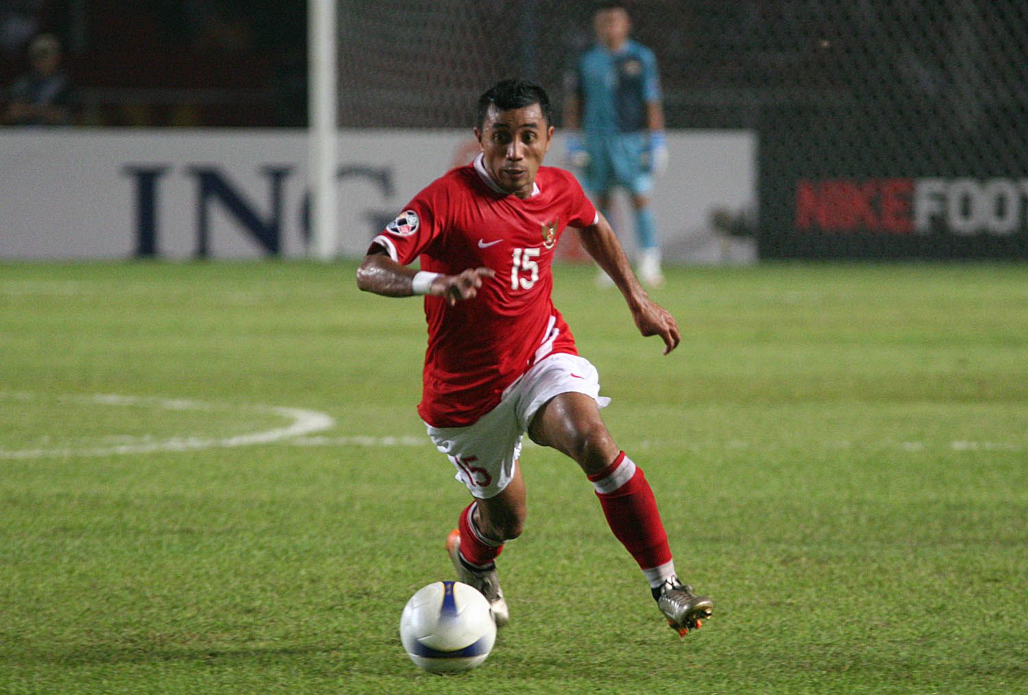 Firman Utina saat membela tim nasional Indonesia di ajang Piala Asia 2007.