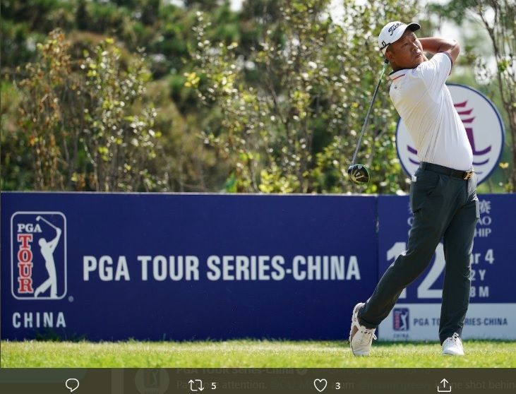 Seorang pegolf saat tampil dalam PGA Tour Series-China.