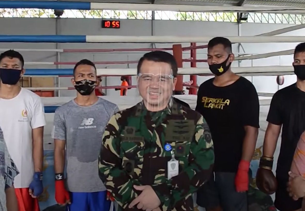 Marsma TNI Donald Kasenda, Kadispamsanau yang juga merupakan pembina Dirgantara Boxing Camp.