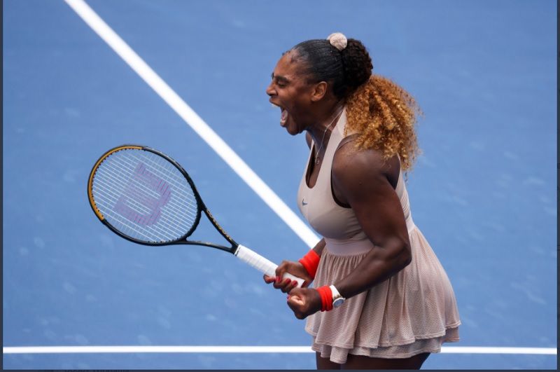 Ekspresi Serena Williams setelah meraih kemenangan atas Maria Sakkari yang memastikan dirinya melangkah ke babak perempat final US Open 2020.