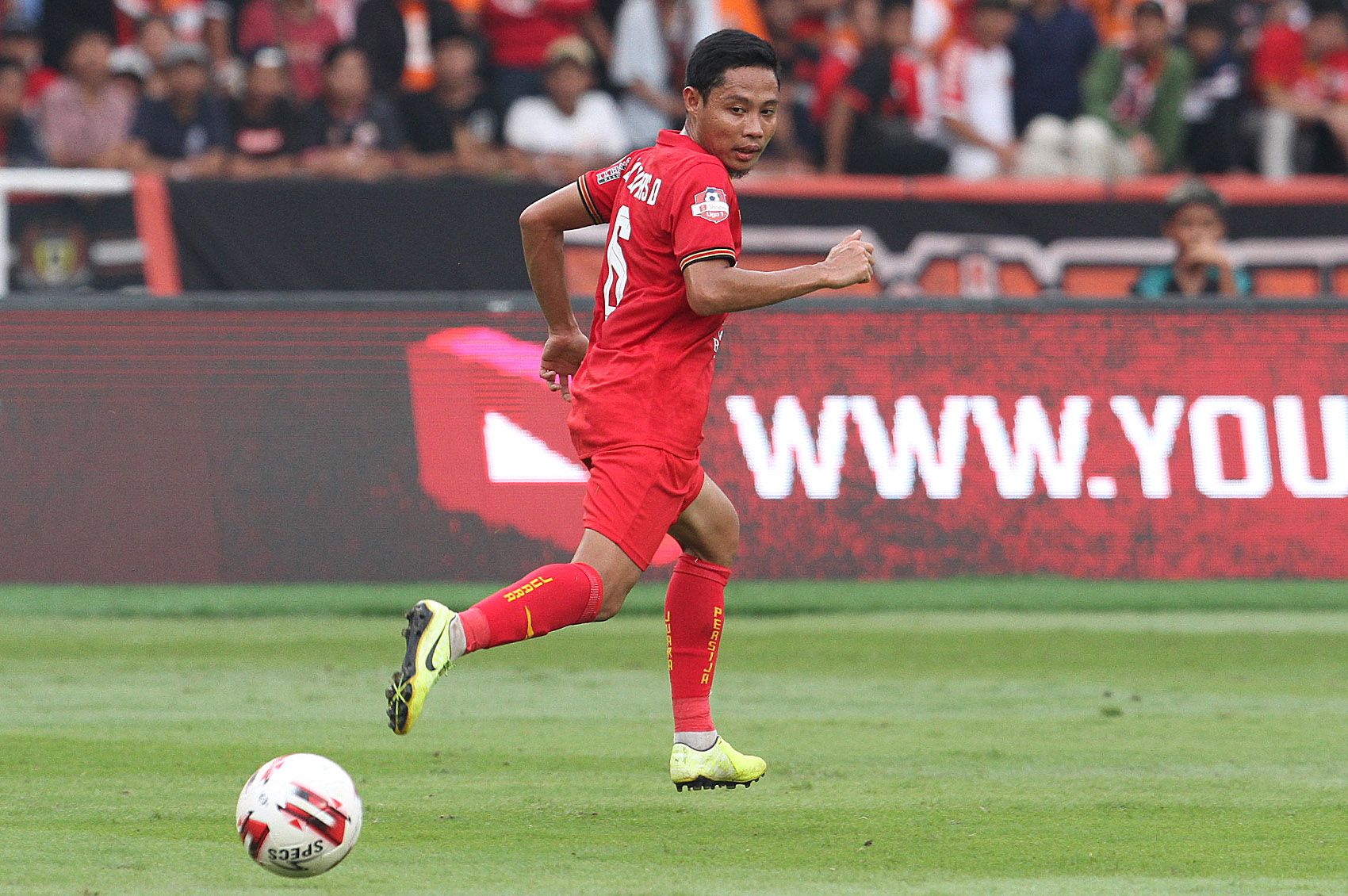 Evan Dimas saat membela Persija kontra Borneo FC pada laga perdana Liga 1 2020, Maret 2020.
