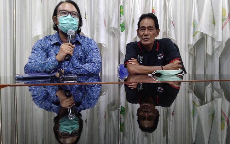 Wakil Sekjen NPC Indonesia, Rima Ferdiyanto (kiri) memberikan keterangan kepada wartawan di Solo, Rabu  23September 2020.