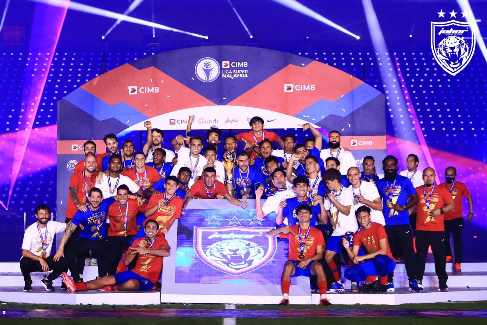Johor Darul Takzim resmi mengangkat gelar juara Liga Super Malaysia 2020 sekaligus menjadi gelar yang mereka raih selama tujuh kali berturut-turut.
