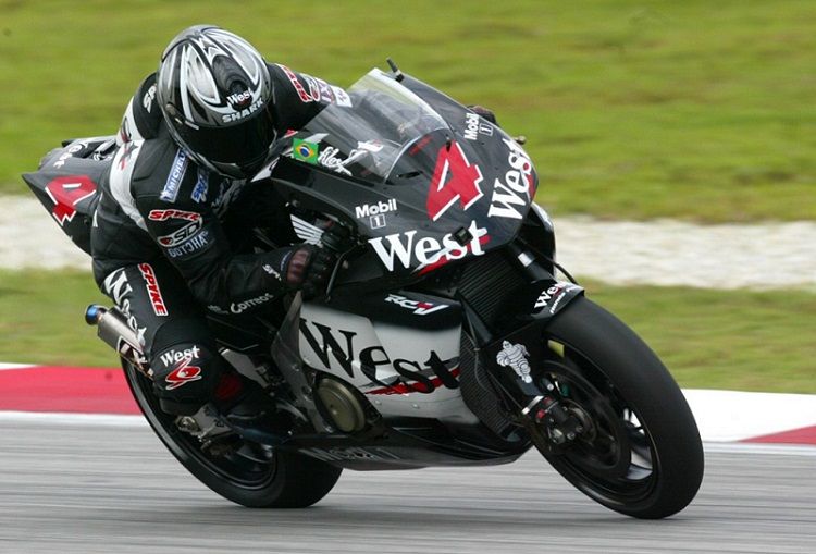Alex Barros merupakan salah satu pembalap top yang tidak pernah meraih gelar juara dunia MotoGP.  