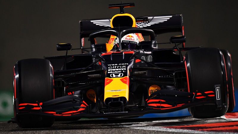 Pembalap Red Bull Racing, Max Verstappen, saat tampil di Sirkuit Yas Marina, Uni Emirat Arab untuk mengikuti sesi latihan bebas F1 GP Abu Dhabi 2020 yang digelar Jumat (11/12/2020).