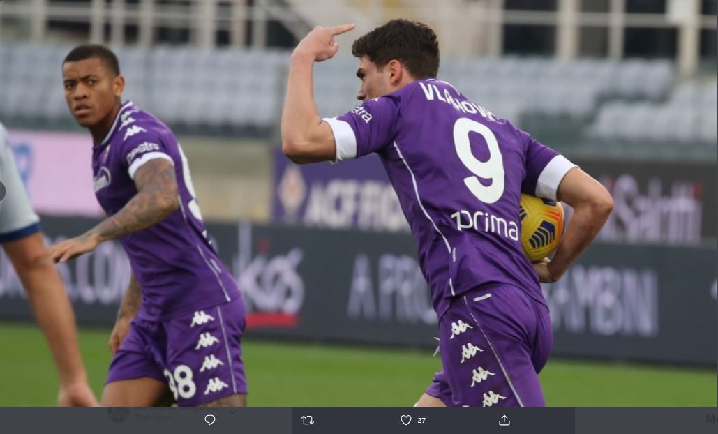 Selebarsi Dusan Vlahovic (kiri) saat memperkuat Fiorentina.