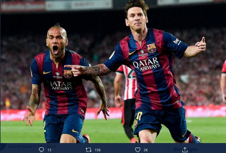 Lionel Messi (kanan) bersama Dani Alves saat merayakan gol yang dia ciptakan dalm final Piala Raja lawan Athletic Bilbao pada 2015.