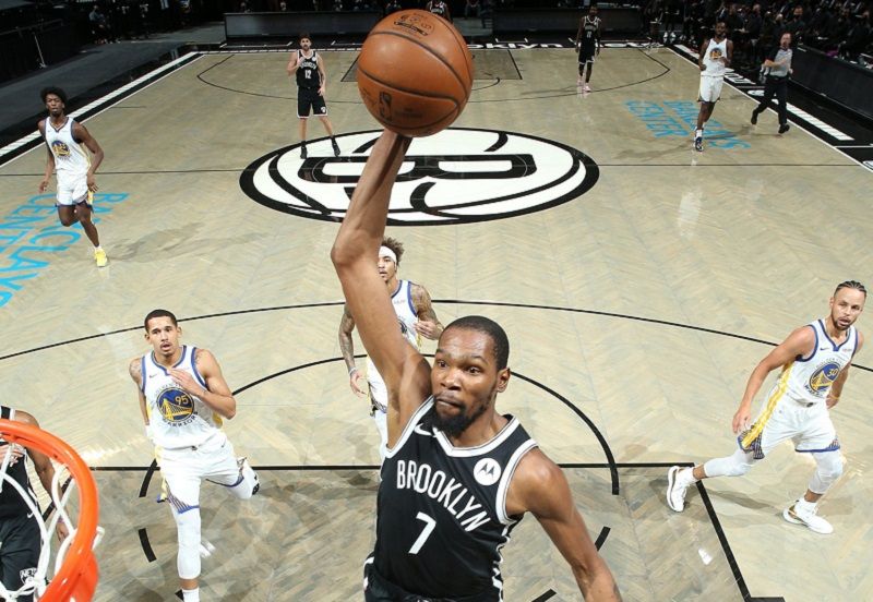 Aksi Kevin Durant saat memperkuat Brooklyn Nets pada laga pembuka NBA 2020-2021, Rabu (23/12/2020) WIB.