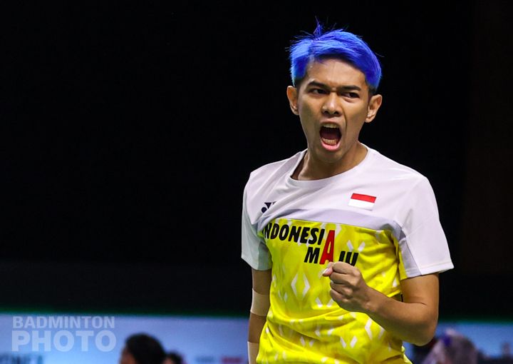Fajar Alfian tampil unik dengan rambut berwarna biru dalam ajang Yonex Thailand Open yang berlangsung di Impact Arena, Bangkok pada 12-17 Januari 2021.