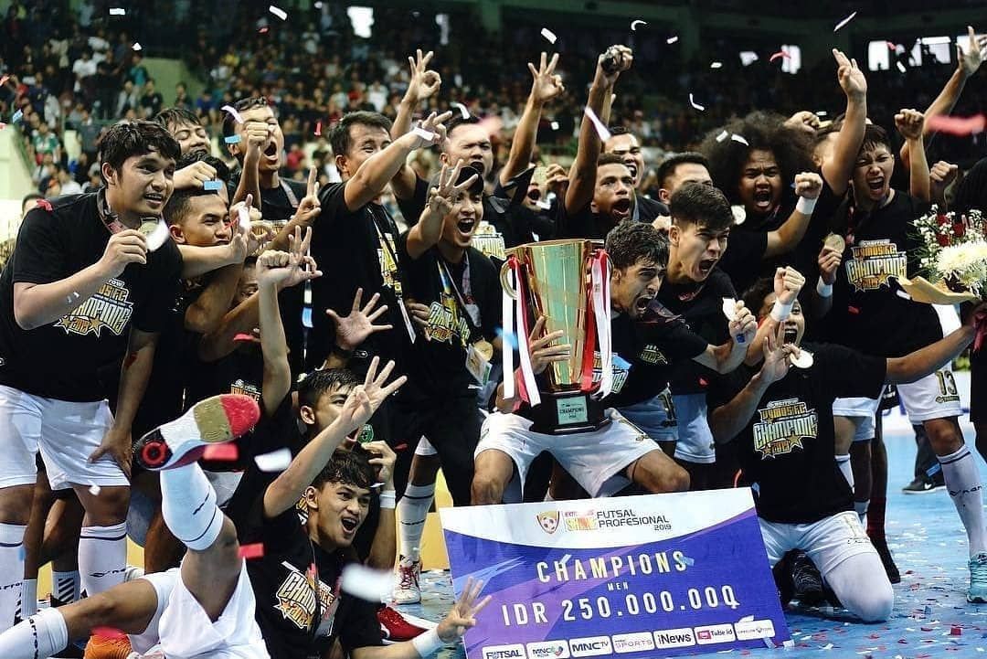 Selebrasi Vamos Mataram ketika menjuarai Pro Futsal League 2019