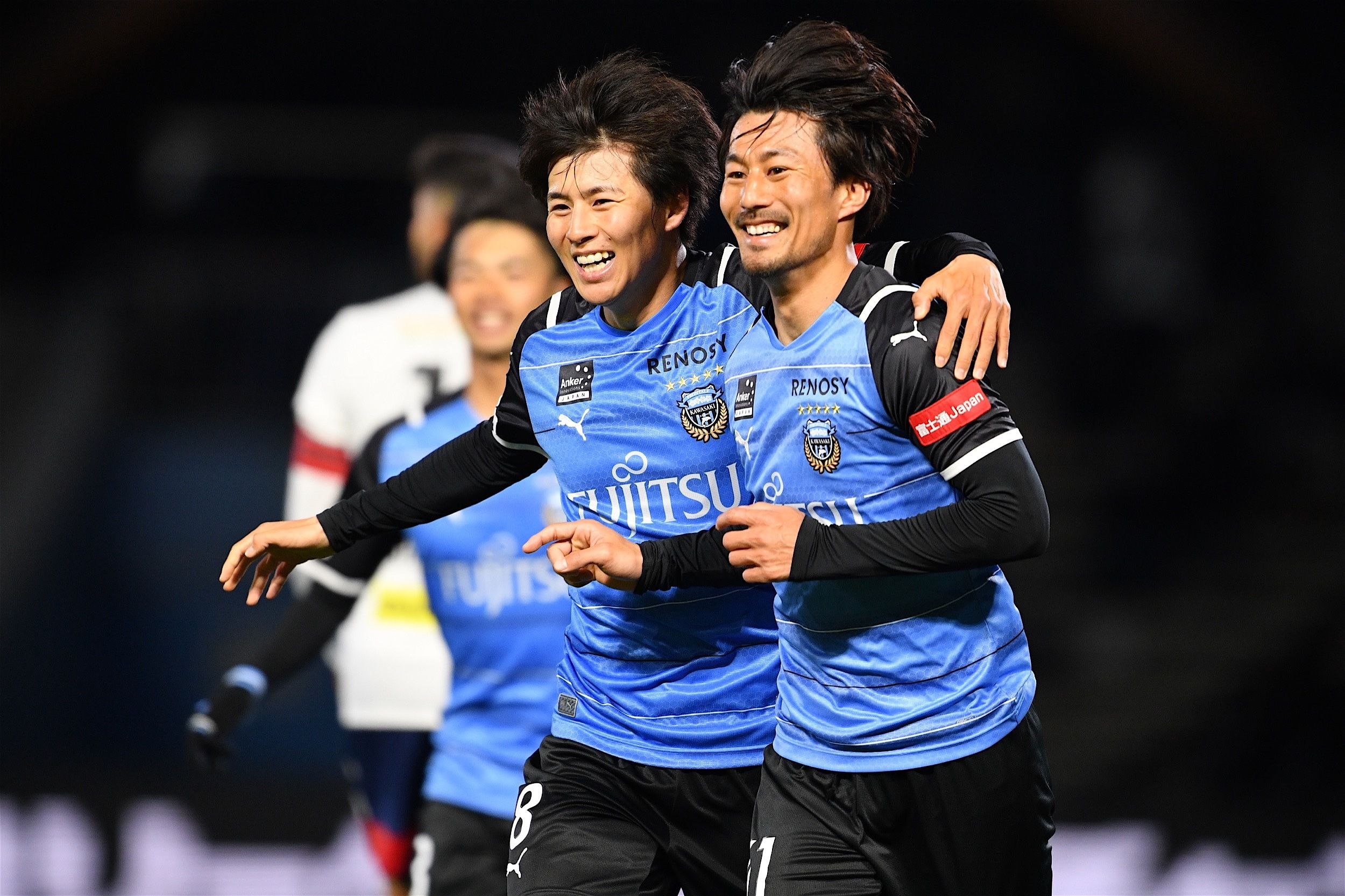 Penyerang Kawasaki Frontale, Akihiro Ienaga, setelah mencetak gol ke gawang Yokohama F. Marinos di Meiji Yasuda J1 League, 26 Februari 2021.