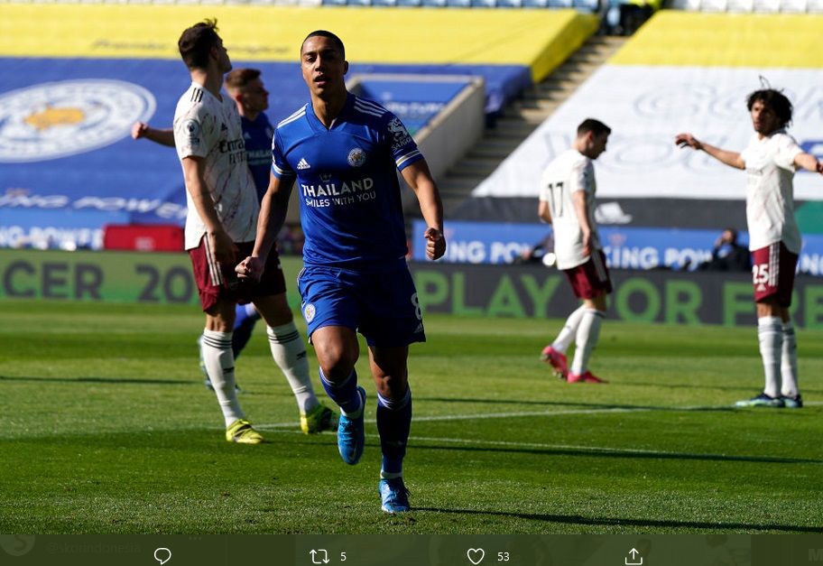 Bintang Leicester City, Youri Tielemans, saat merayakan gol yang dia ciptakan dalam laga lawan Arsenal, Minggu (28/2/2021).