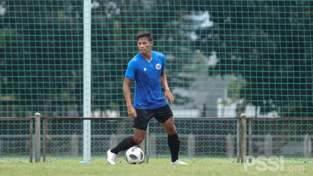 Bek Tira Persikabo, Andy Setyo, pada pemusatan latihan timnas Indonesia, Maret 2021.