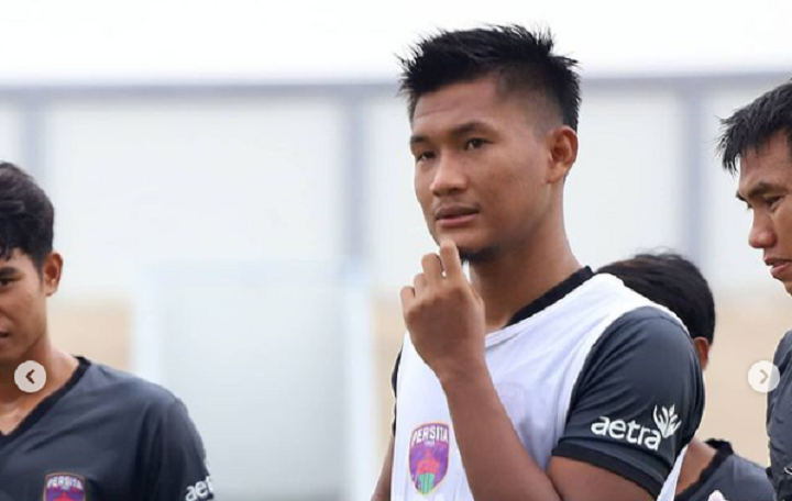Ahmad Nur Hardiyanto dalam sesi latihan Persita Tangerang di Indomilk Arena pada 10 Maret 2021.