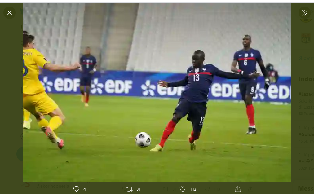 Gelandang Prancis, N'Golo Kante (kanan) beraksi saat laga melawan Ukraina di Kualifikasi Piala Dunia 2022, Rabu (23/3/2021).