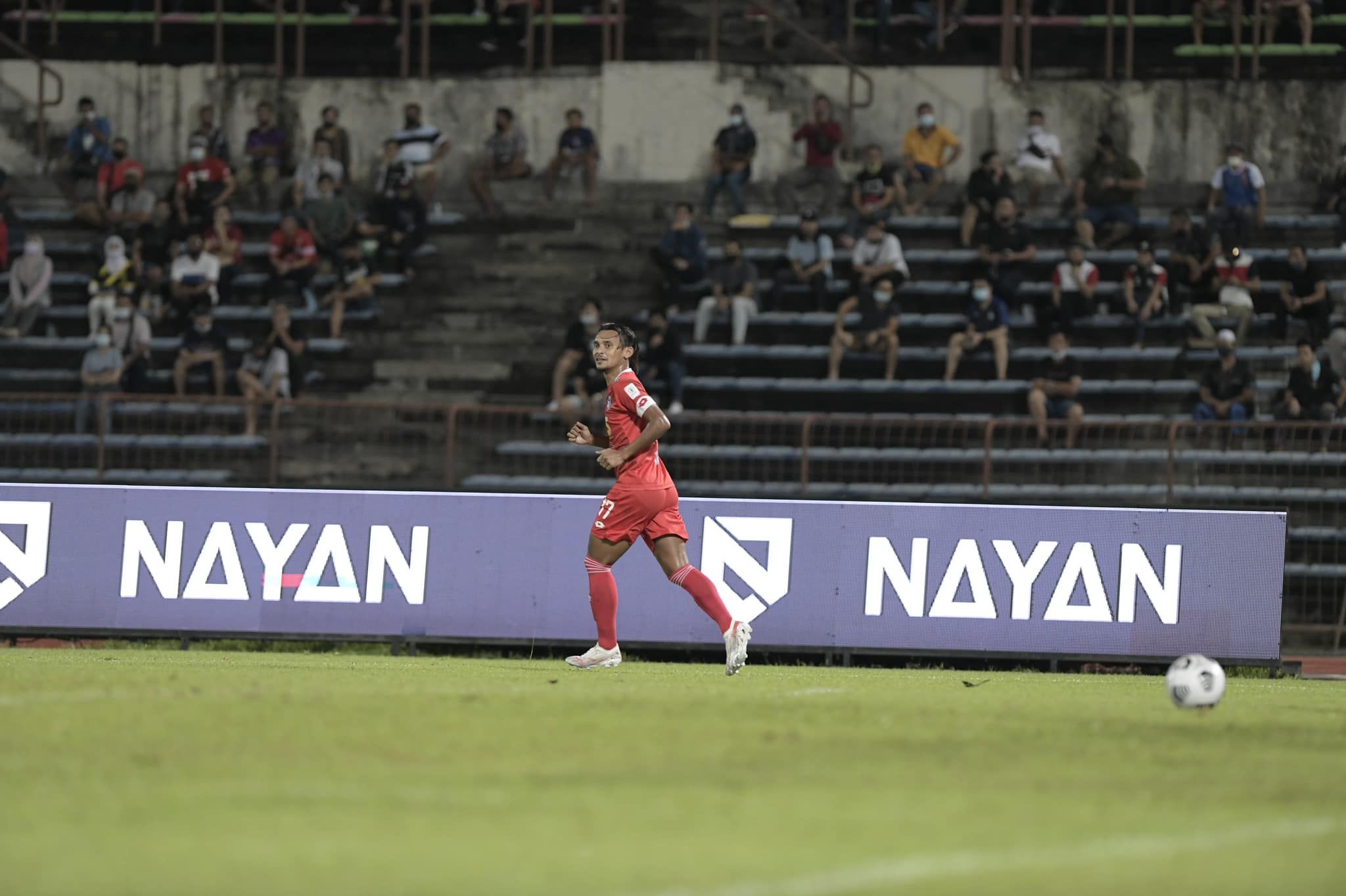 Aksi penyerang senior Amri Yahyah selepas membuat dua gol bagi Sabah FC ke gawang Melaka United untuk laga lanjutan Liga Super Malaysia 2021, 5 Mei 2021.