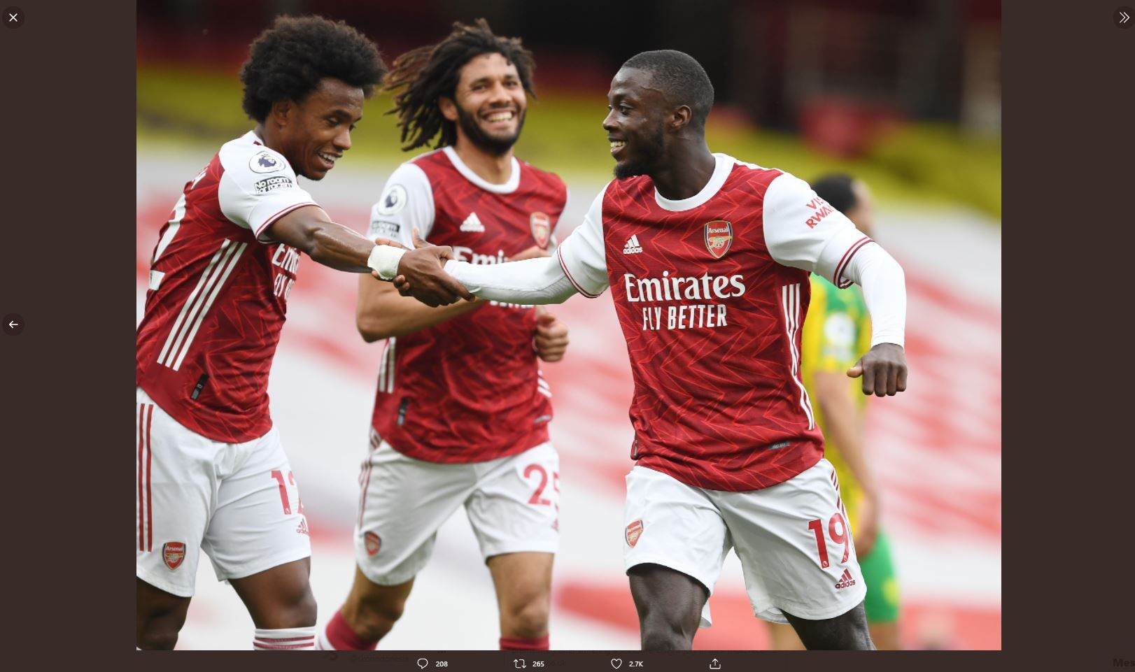 Para pemain Arsenal merayakan gol Nicolas Pepe ke gawang West Bromwich Albion.