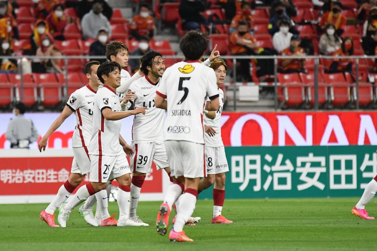 Касима антлерс фудзиеда. Kashima Football Team 2022. Omiya Ardija Kashima Antlers 22062022. Hakari vs Kashimo.