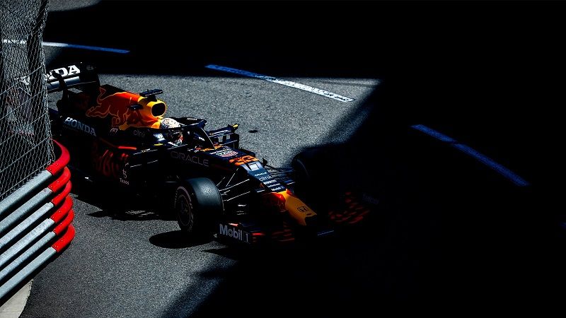 Pembalap Red Bull Racing, Max Verstappen, saat tampil dalam salah satu sesi latihan bebas F1 GP Monako 2021 yang digelar di Sirkuit Jalan Raya Monte Carlo pada Kamis (20/5/2021).