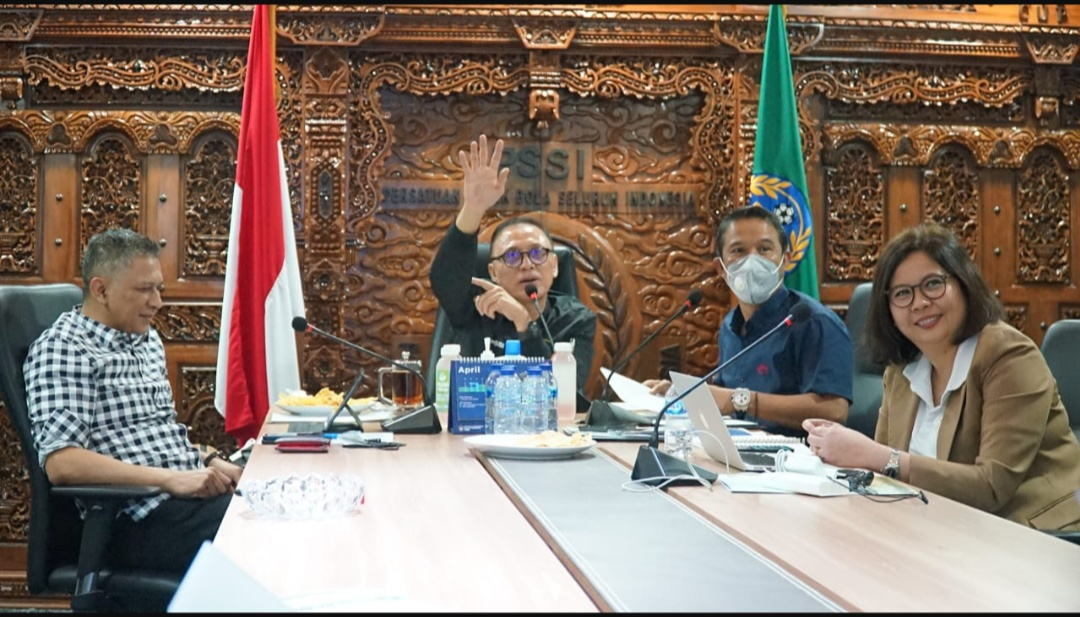 Ketua Umum PSSI, Mochamad Iriawan (kedua dari kiri), saat memimpin rapat Exco PSSI.