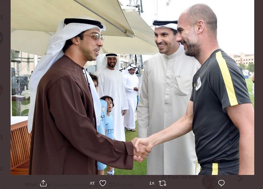 Pelatih Manchester City, Josep Guardiola (kanan) saat bertemu dengan pemilik klubnya, Sheikh Mansour (kiri).