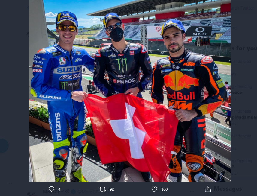 Para penghuni podium MotoGP Italia 2021, sang juara Fabio Quartararo (tengah), Miguel Oliveira (kanan), dan Joan Mir di Sirkuit Mugello pada Minggu (30/5/2021).