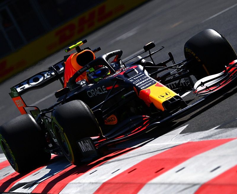 Sergio Perez menjadi pembalap tercepat pada sesi FP2 F1 GP Azerbaijan 2021 yang sekaligus menjaga dominasi Red Bull Racing di Sirkuit Kota Baku pada Jumat (4/6/2021).