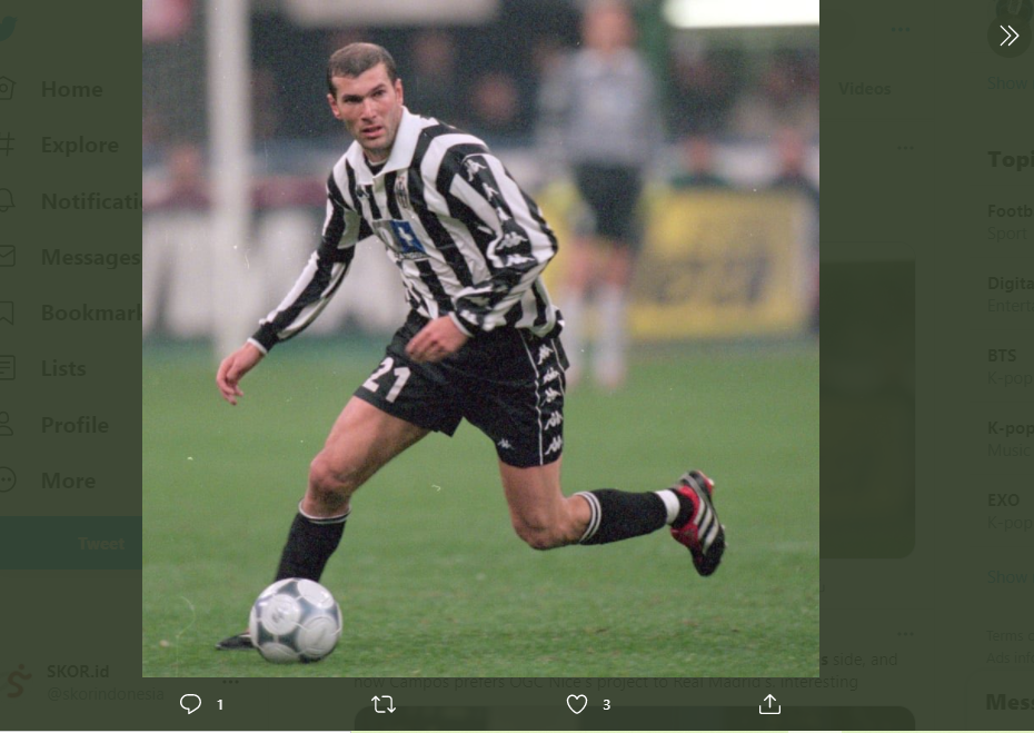 Zinedine Zidane saat memperkuat Juventus.