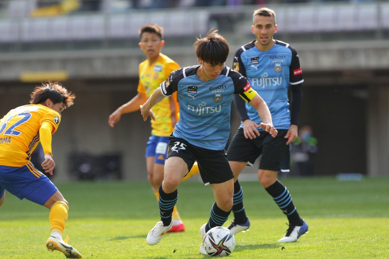 Ao Tanaka saat membela Kawasaki Frontale di Meiji Yasuda J1 League 2021.