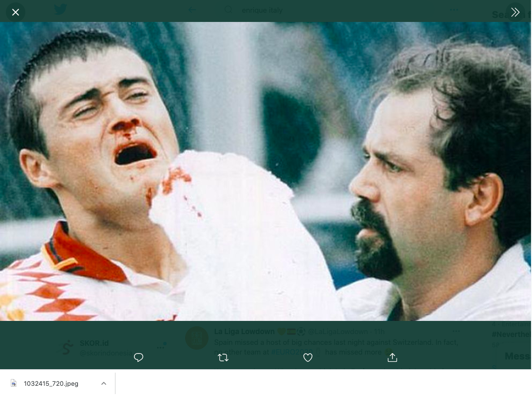 Momen ketika Luis Enrique mimisan saat laga Italia melawan Spanyol di Piala Dunia 1994,