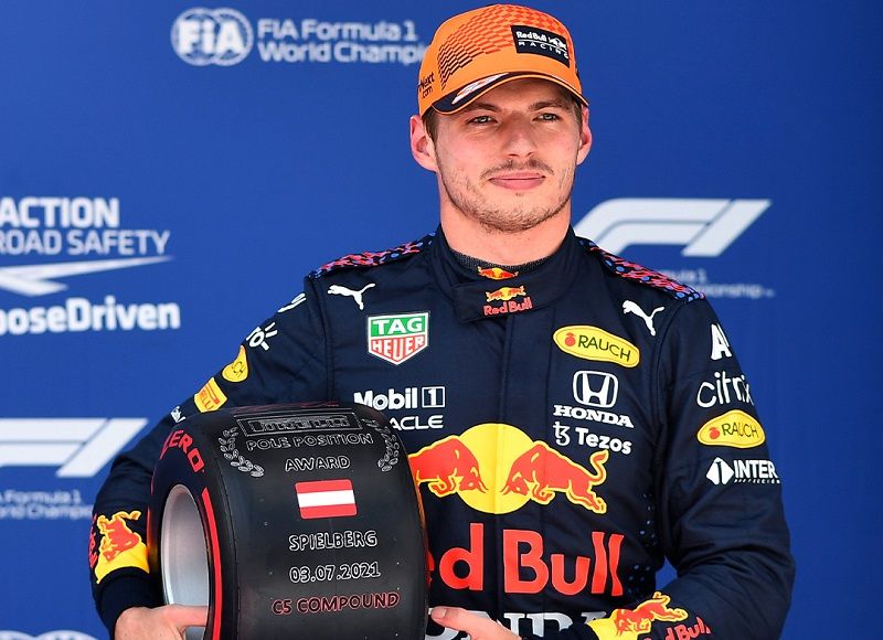 Max Verstappen (Red Bull Racing) sukses mengamankan posisi start terdepan F1 GP Austria 2021 setelah membukukan catatan waktu tercepat dalam sesi kualifikasi di Red Bull Ring pada Sabtu (3/7/2021).