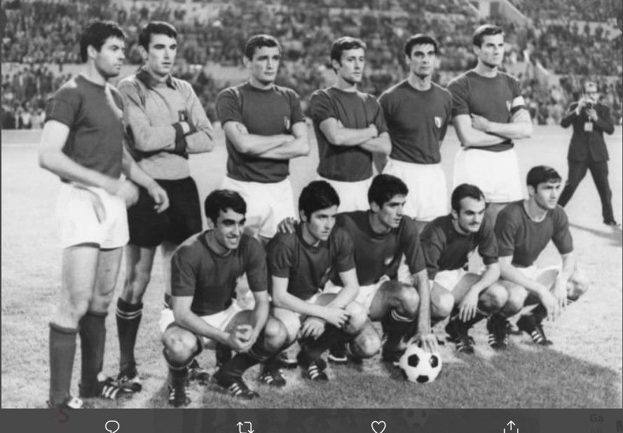 Para pemain timnas Italia dalam Piala Eropa 1968 ketika mereka tampil sebagai juara.