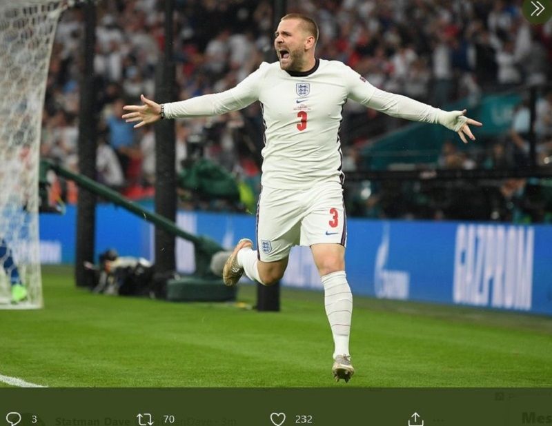 Bek sayap Inggris, Luke Shaw, saat merayakan gol yang dia ciptakan dalam laga lawan Italia di final Piala Eropa 2020, Senin (12/7/2021).