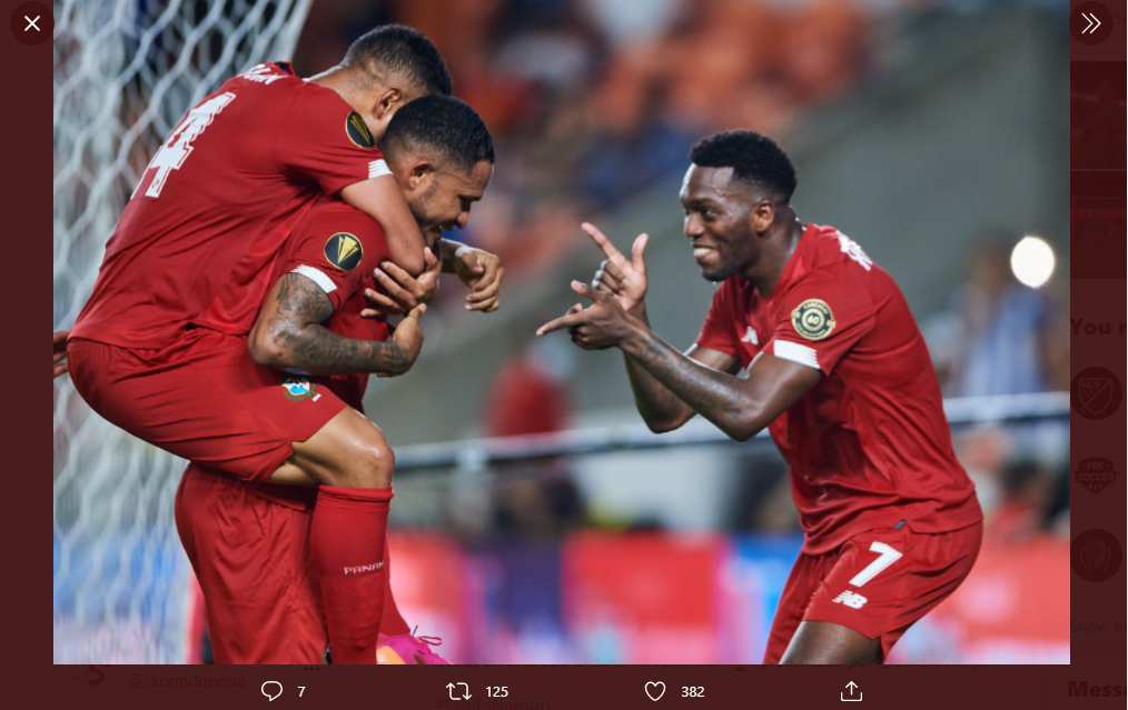 Para pemain Panama merayakan gol penyama kedudukan saat melawan Qatar di Piala Emas CONCACAF 2021.
