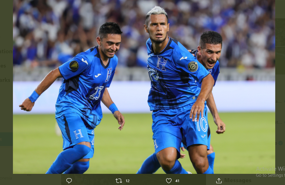Penyerang Honduras, Alexander Lopez, mencetak gol penyeimbang lawan Panama di Piala Emas CONCACAF 2021.