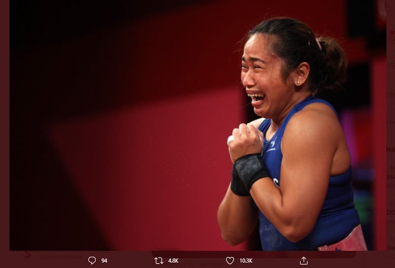 Hidilyn Diaz mencetak sejarah untuk Filipina setelah meraih medali emas Olimpiade Tokyo 2020 dari cabor angkat besi kelas 55kg putri pada Senin (26/7/2021).