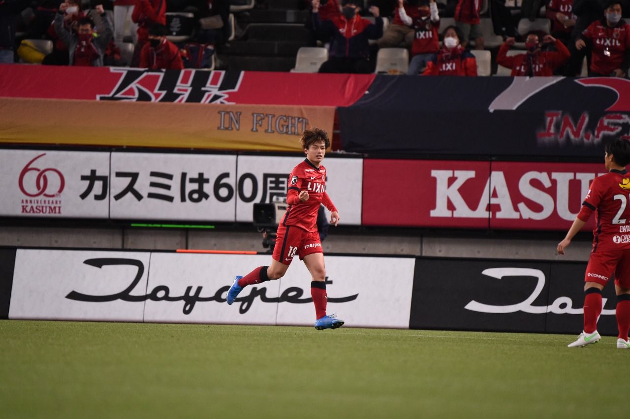 Ayase Ueda usai mencetak gol untuk Kashima Antlers lawan Vissel kobe di Meiji Yasuda J1 League.