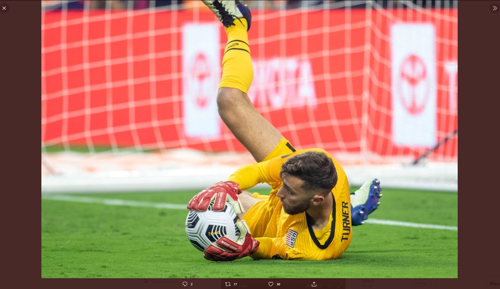 Penjaga gawang Amerika Serikat di final Piala Emas CONCACAF 2021 melawan Meksiko, Matthew Turner.