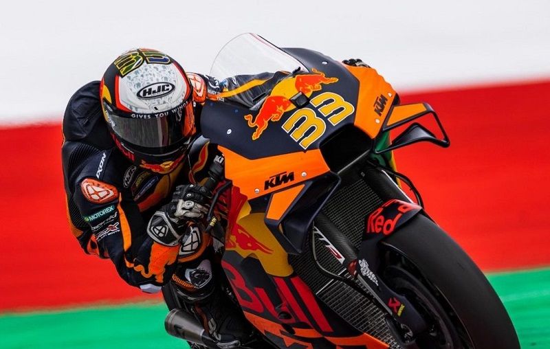 Brad Binder (Red Bull KTM) sukses memenangi balapan MotoGP Austria 2021 yang digelar di Red Bull Ring pada Minggu (15/8/2021).