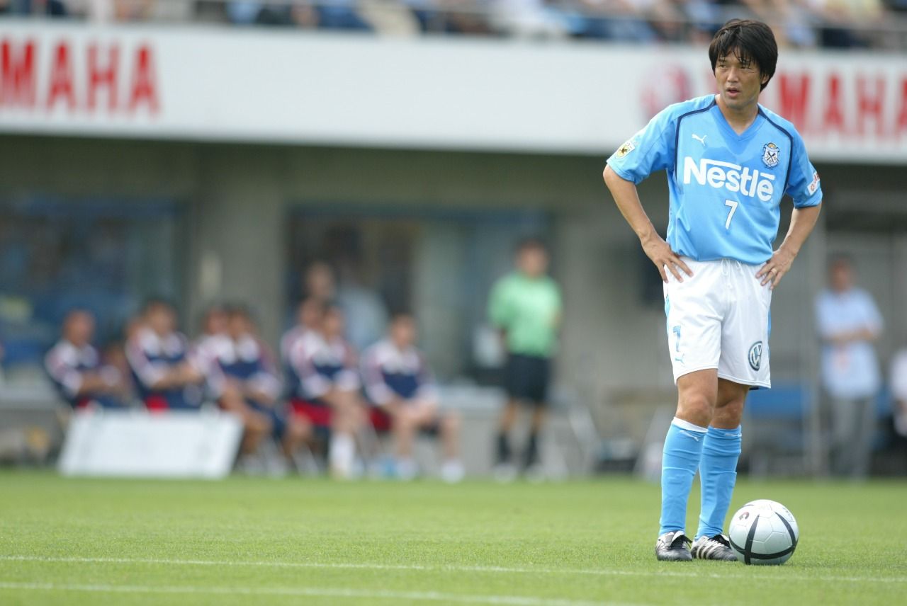 Hiroshi Nanami, legenda timnas Jepang, kala bermain di J.League bersama Jubilo Iwata.