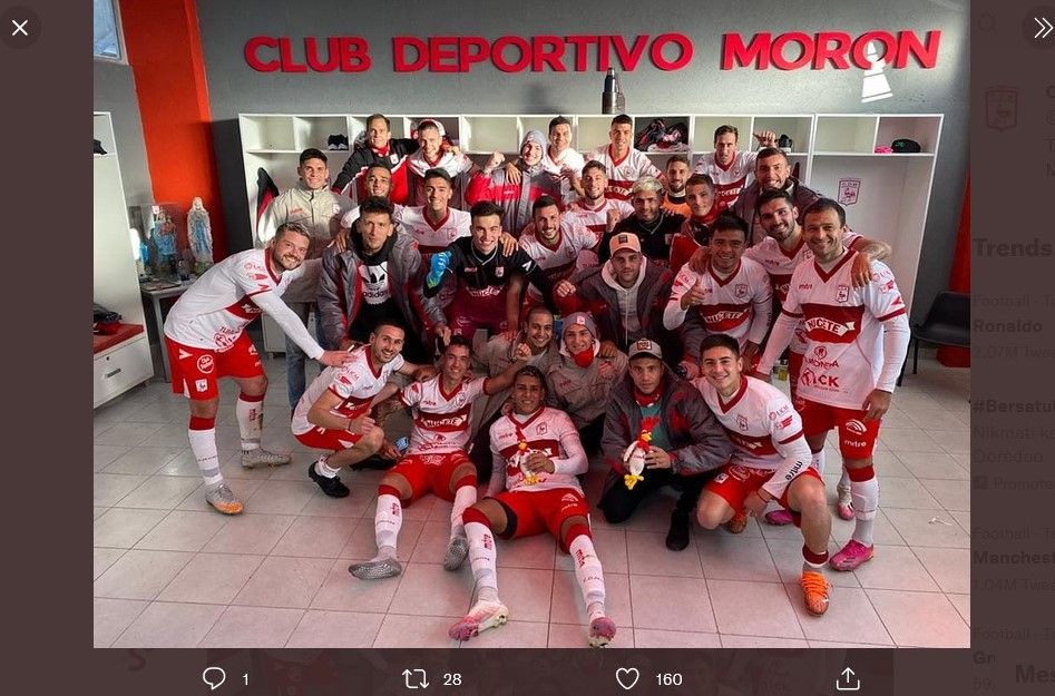 Pemain Club Deportivo Moron, salah satu klub dengan nama unik.