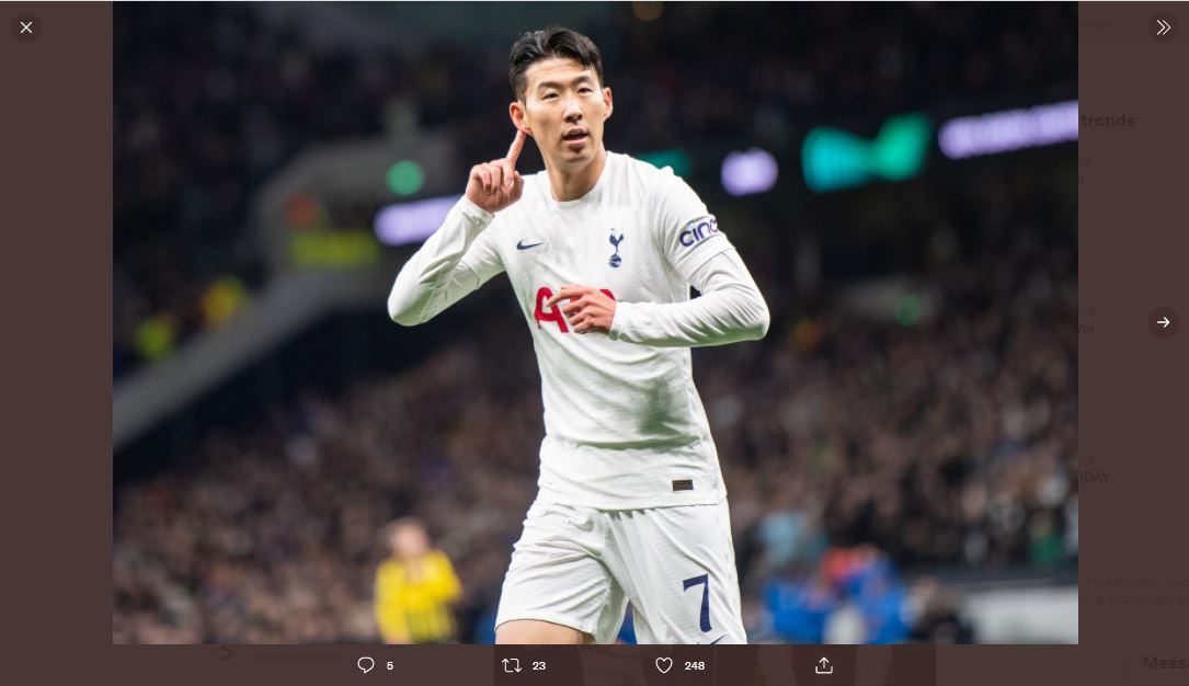 Pemain Tottenham Hotspur, Son Heung-min, mencetak gol ke gawang Vitesse pada pertandingan Europa Conference League, Jumat (5/11/2021) dini hari WIB.