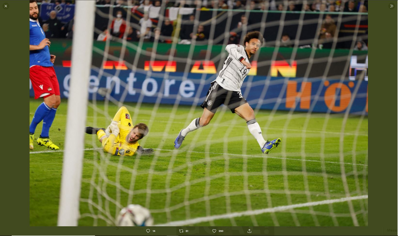 Aksi Leroy Sane mencetak gol untuk timnas Jerman ke gawang Liechtenstein, di Kualifikasi Piala Dunia 2022, Jumat (12/11/2021) dini hari WIB.