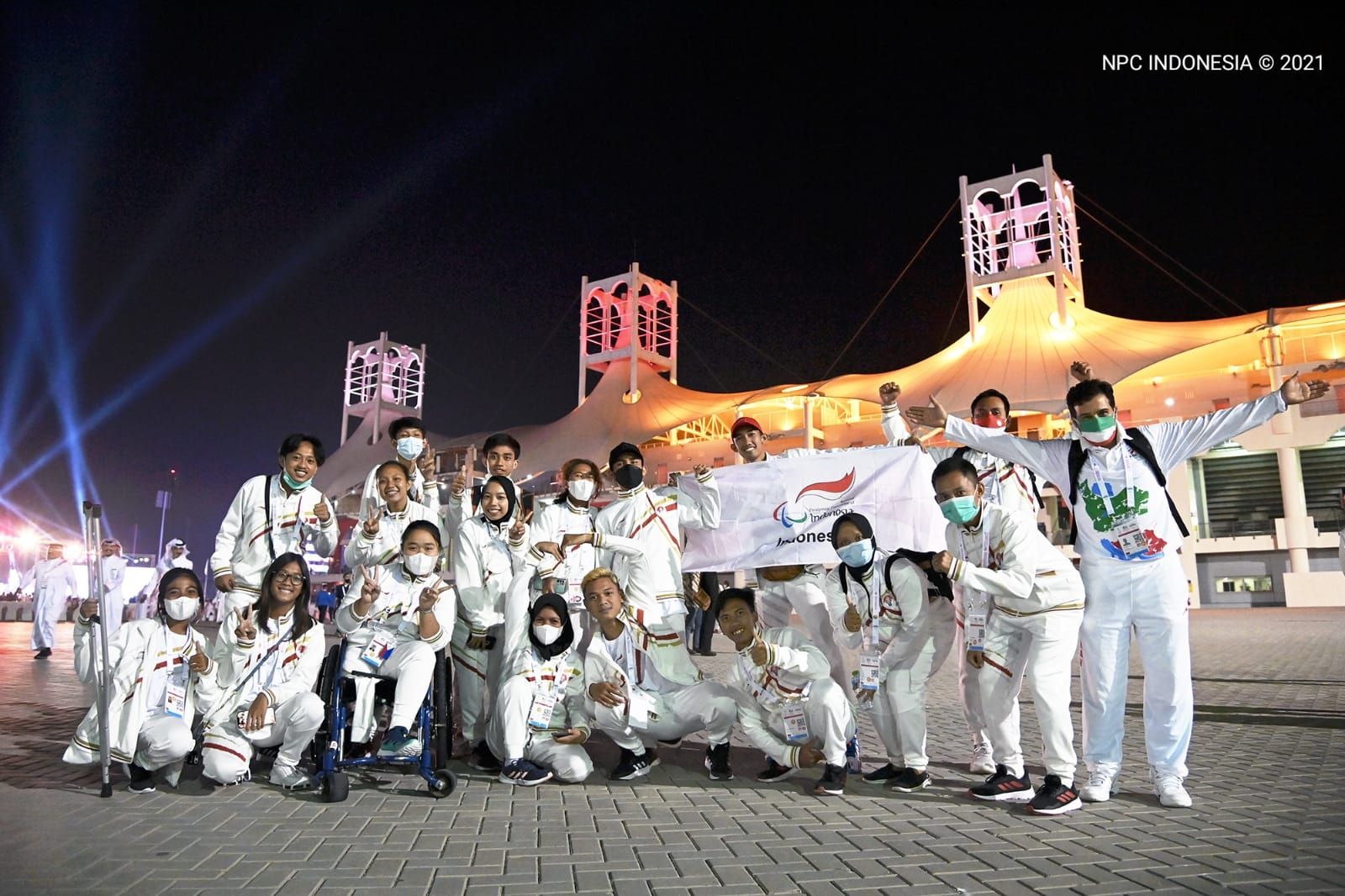 Kontingen defile Indonesia di upacara pembukaan Asian Youth Para Games (AYPG) 2021 di Bahrain pada Kamis (2/12/2021).