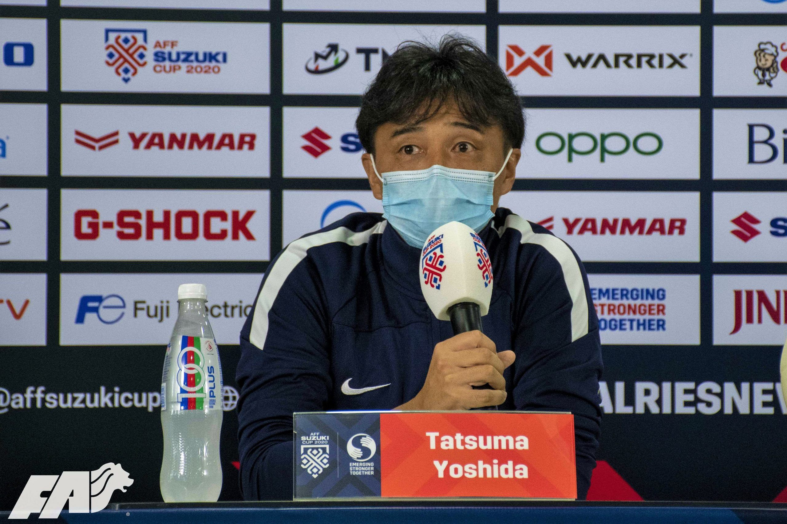 Pelatih timnas Singapura, Tatsuma Yoshida memberi keterangan di konferensi pers jelang pembukaan Piala AFF 2020, Sabtu (4/12/2021) siang.
