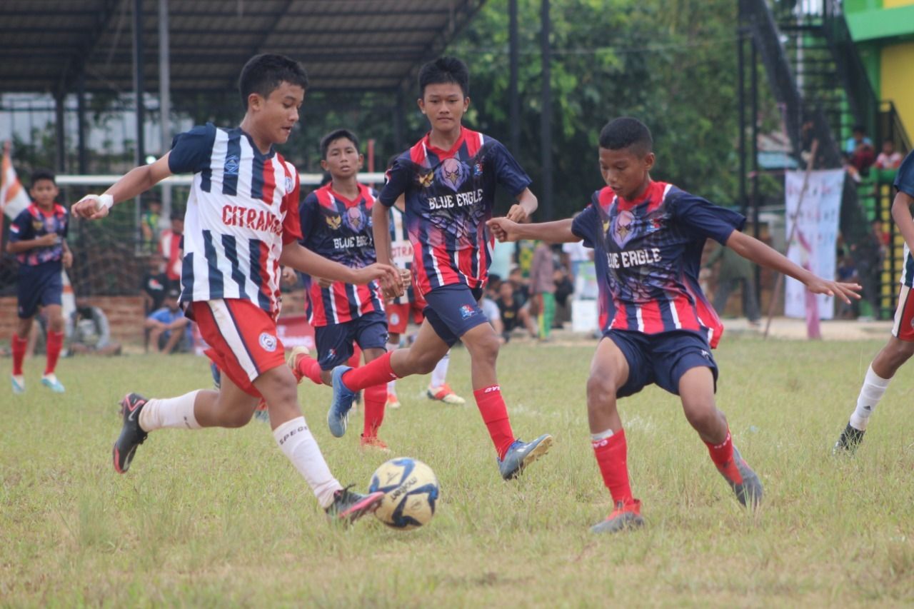 Ilustrasi pertandingan Liga TopSkor U-14 Batam 2021